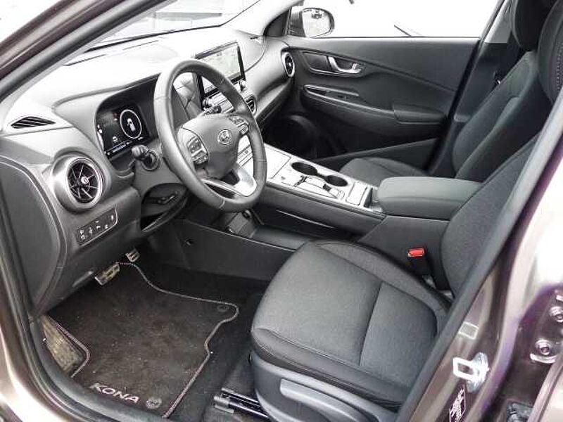 Hyundai KONA Trend Elektro Navi digitales Cockpit Soundsystem LED ACC