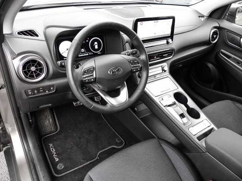 Hyundai KONA Trend Elektro Navi digitales Cockpit Soundsystem LED ACC