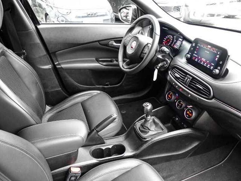 Fiat Tipo S-Design Bi-Xenon Apple CarPlay Android Auto Klimaautom Musikstreaming