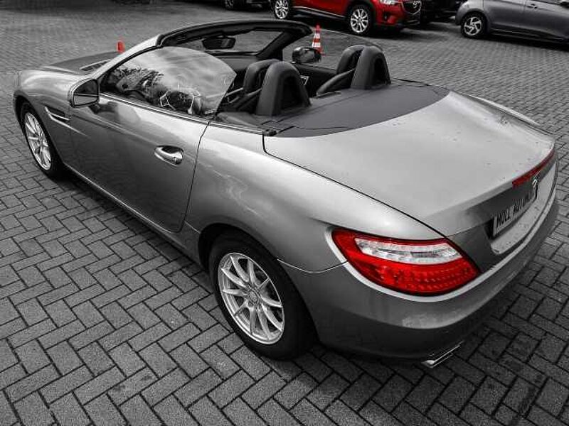 Mercedes-Benz SLK 200 Roadster BlueEFFICIENCY El. Panodach Leder Klimaautom Ambiente Beleuchtung