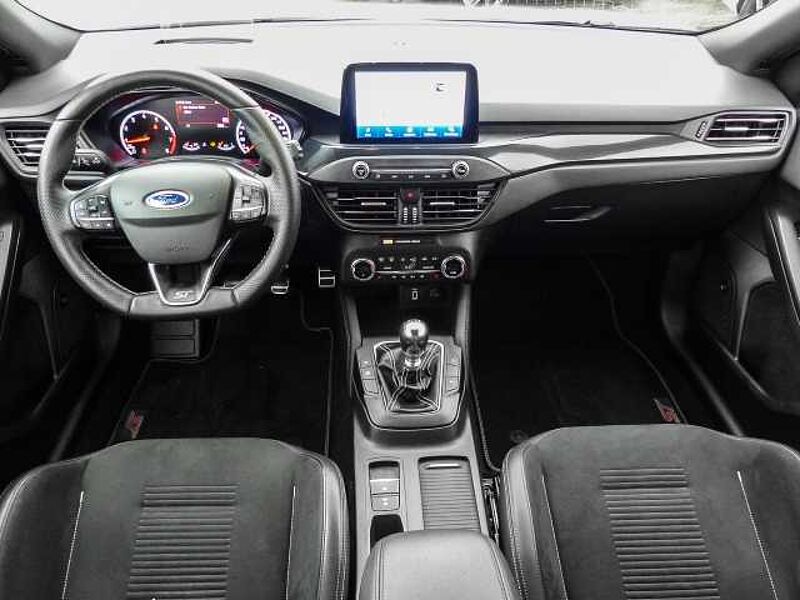 Ford Focus Turnier ST 280PS HUD AD Navi Soundsystem B & O LED Kurvenlicht Sperrdiff.