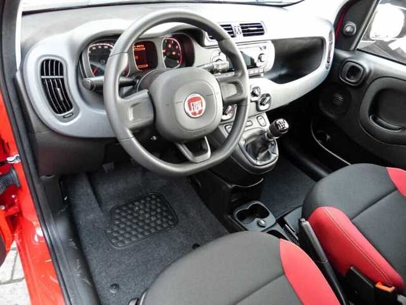 Fiat Panda Easy PDC Berganfahrass. Klima el. SP Spieg. beheizbar